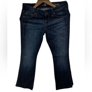 Woman’s Modern Dojo dark blue wash 7 for all mankind jeans size 26 like new.